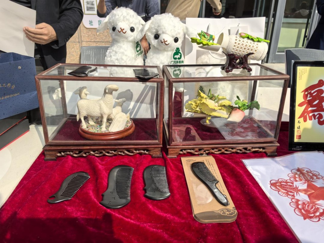 1759972780297345.jpg 640.jpg